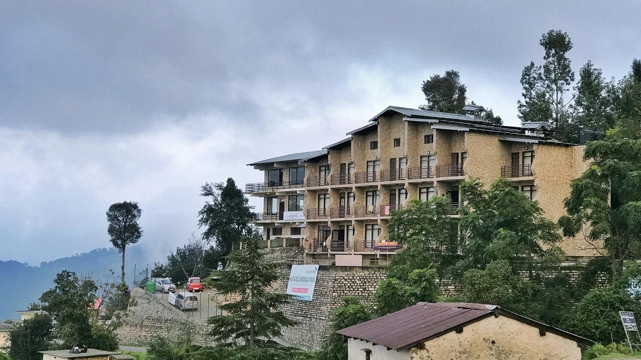 Grand Himalayan Hotels & Resorts Mukteshwar Buitenkant foto